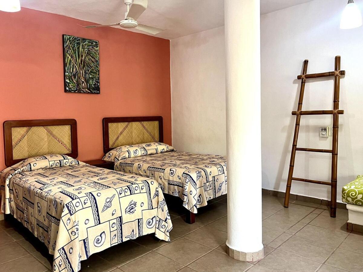 Bungalows Teka Zihuatanejo Exteriör bild